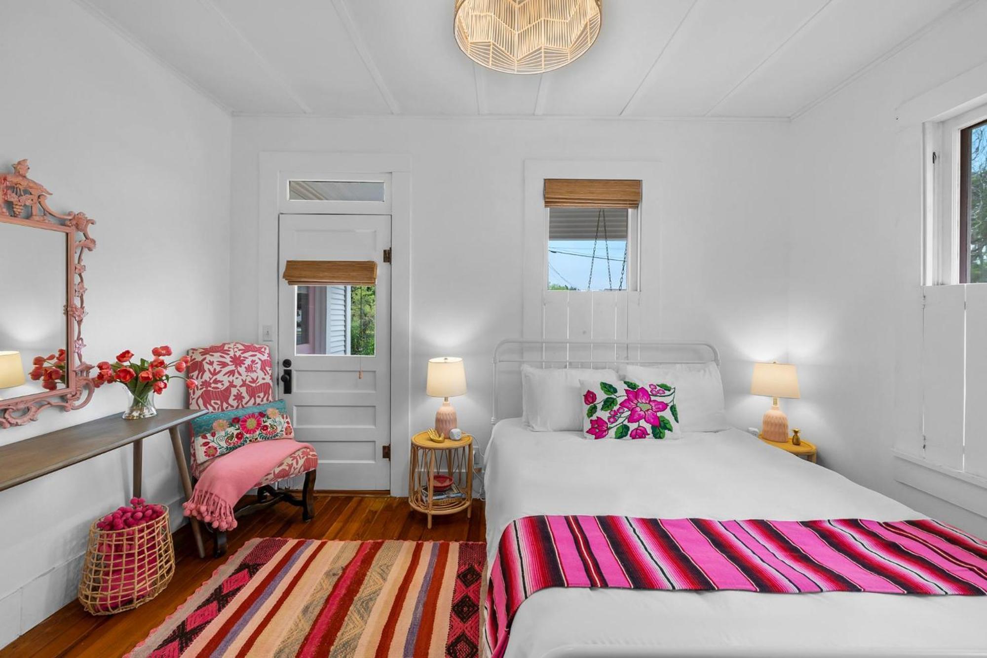 Pink Duchess - Mins To Main Hot Tub & Fire Pit Villa Fredericksburg Luaran gambar