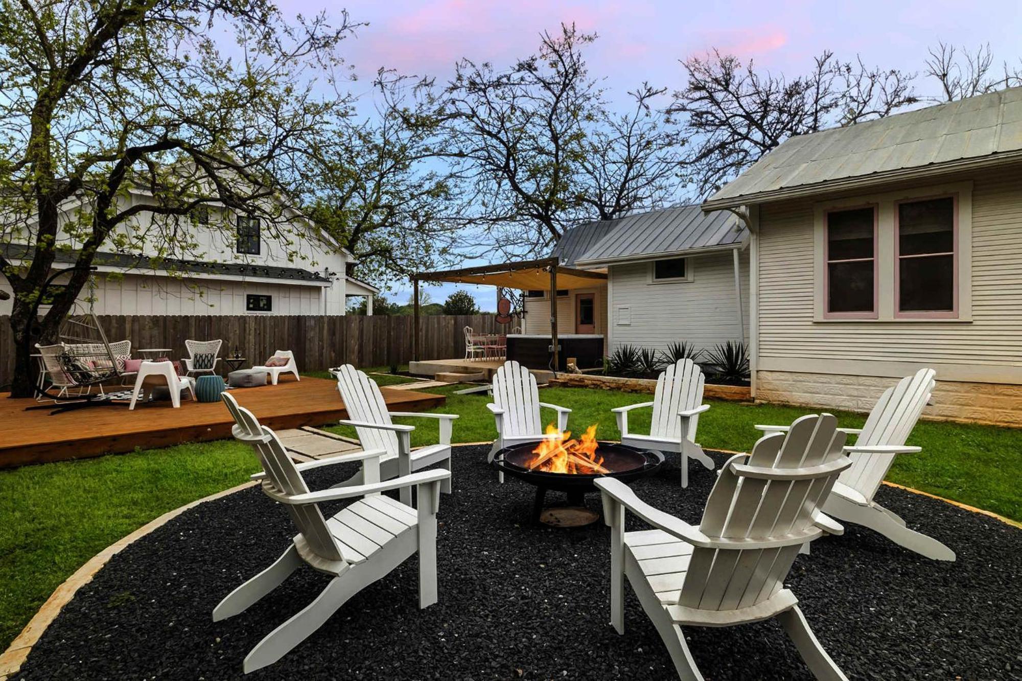 Pink Duchess - Mins To Main Hot Tub & Fire Pit Villa Fredericksburg Luaran gambar